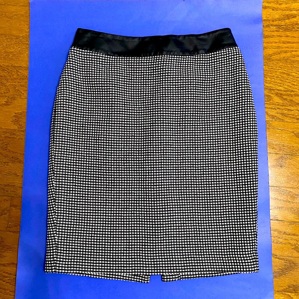 LOFT Pencil Skirt Black & White SZ 6 With Faux Leather Waistband
